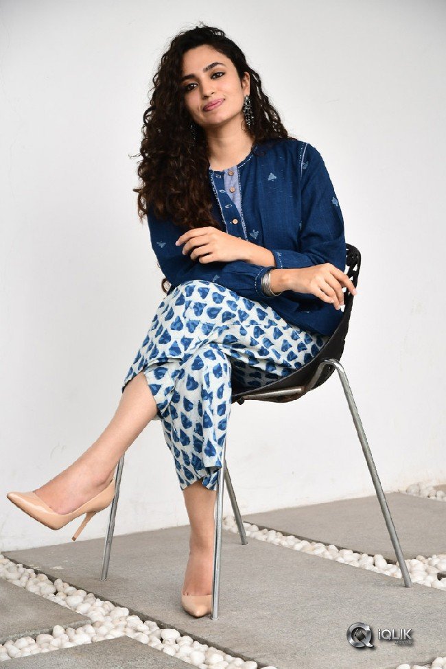 Malavika-Nair-New-Stills